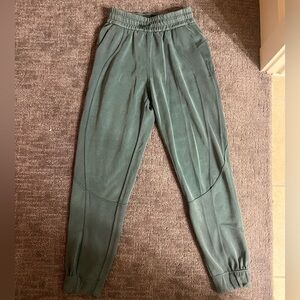 Lululemon joggers